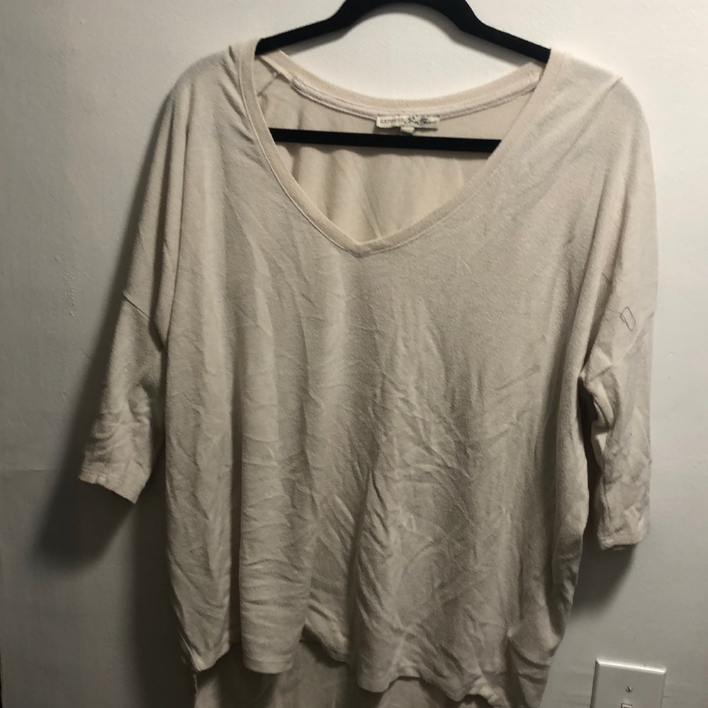 V neck tee with 2/3 sleeve